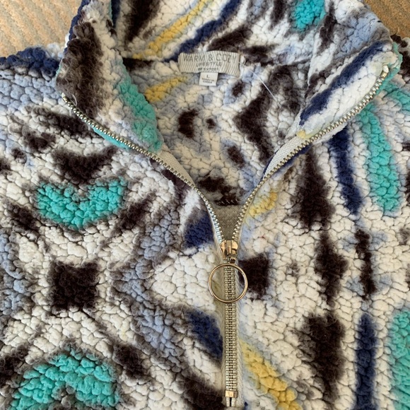 Poof! Crop Cozy Large Sherpa Style Teddy Bear half zip pullover - Picture 3 of 6